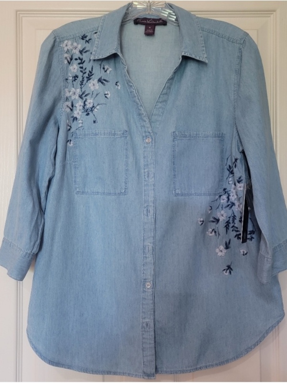Gloria Vanderbilt Light Blue Denim Button-Down Shirt with Floral Embroidery